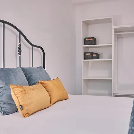 Dada Coliving & By Serendipia Turismo * 산티아고데콤포스텔라